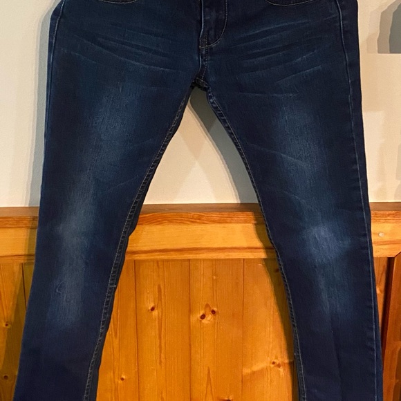 Dereon Jeans - Picture 5 of 5